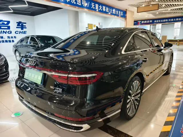 Audi A8 — Фото автомобиля 8
