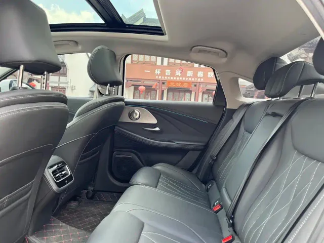 Chery Arrizo 8 — Фото автомобиля 9