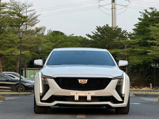 Cadillac CT5 — Фото автомобиля 7