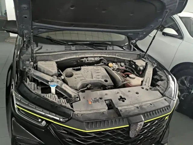 Roewe RX5 — Фото автомобиля 19