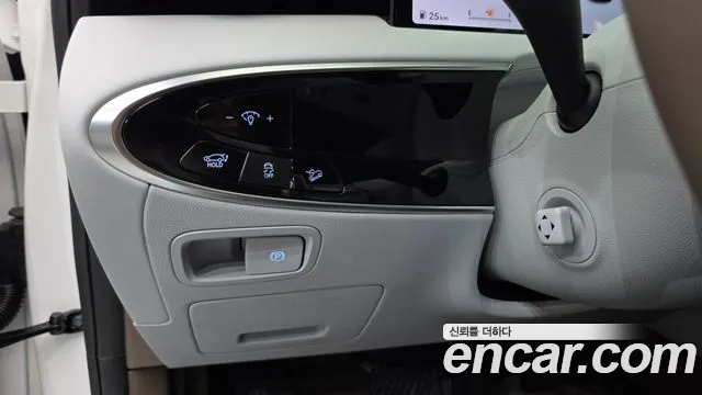 Genesis GV70 — Фото автомобиля 22