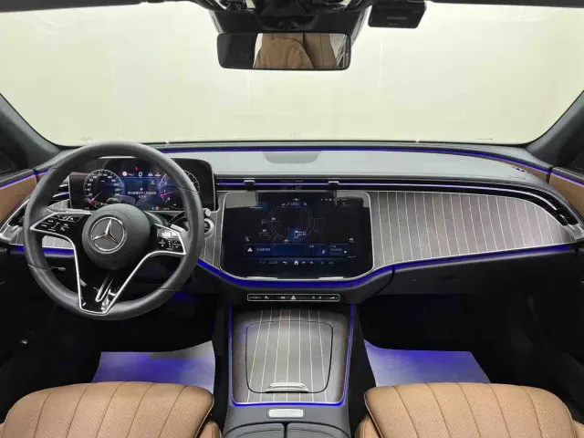 Mercedes-Benz E-Class — Фото автомобиля 15