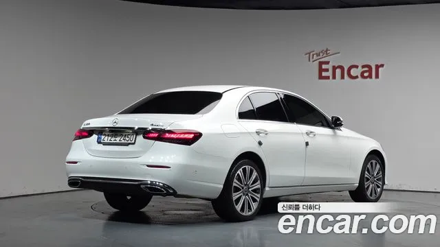 Mercedes-Benz E-Class E-класс W213 E350 4MATIC Exclusive — Фото автомобиля 2