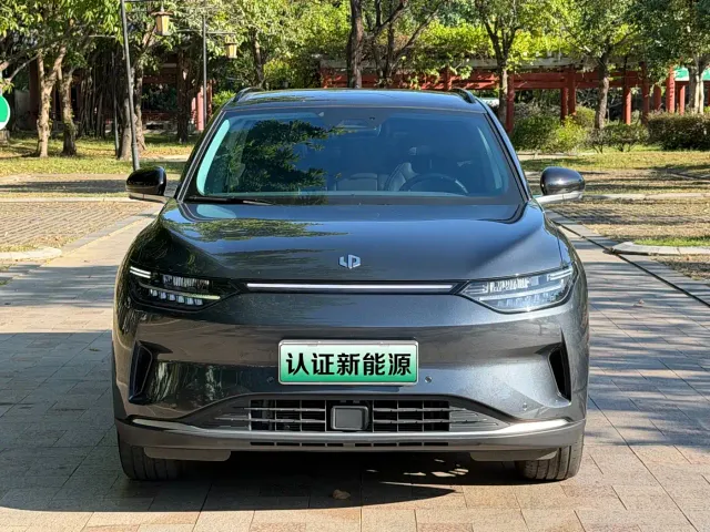 Leapmotor C11 — Фото автомобиля 2