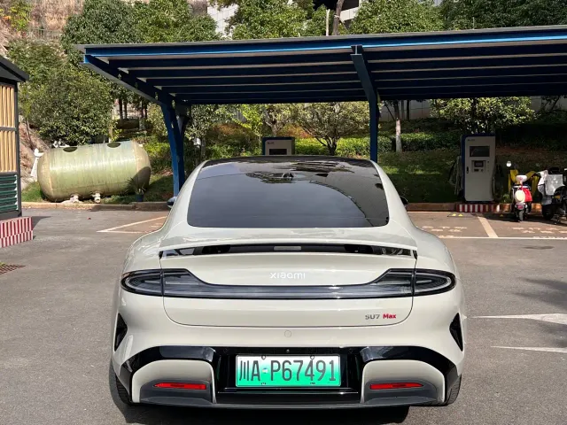 Xiaomi SU7 — Фото автомобиля 14