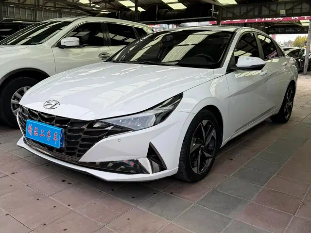 Фотография автомобиля — Hyundai Elantra
