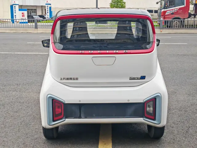 Wuling NanoEV — Фото автомобиля 8