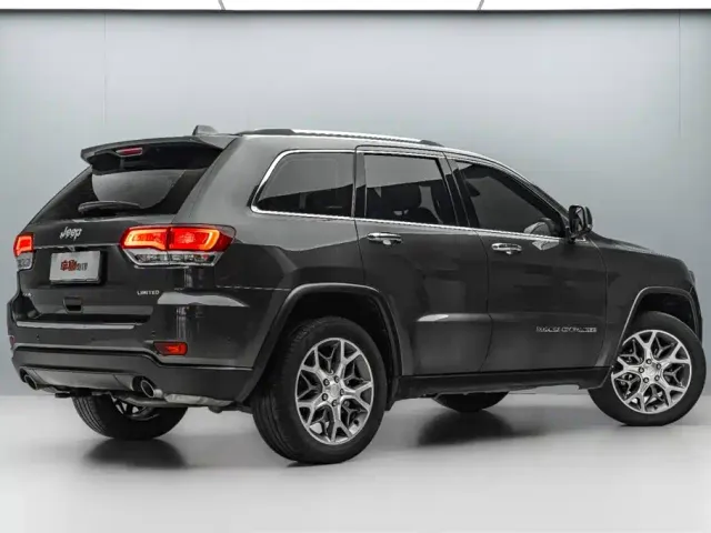 Jeep Grand Cherokee — Фото автомобиля 7