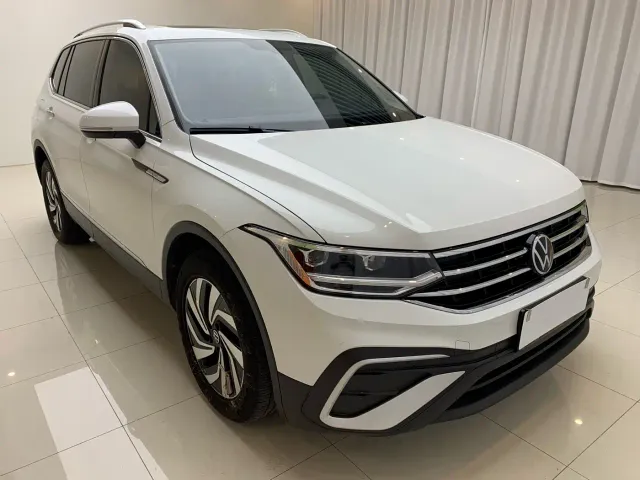 Volkswagen Tiguan L — Фото автомобиля 3