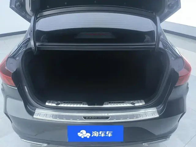 Changan Eado — Фото автомобиля 4