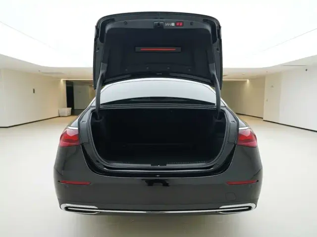 Mercedes-Benz E-Class — Фото автомобиля 5