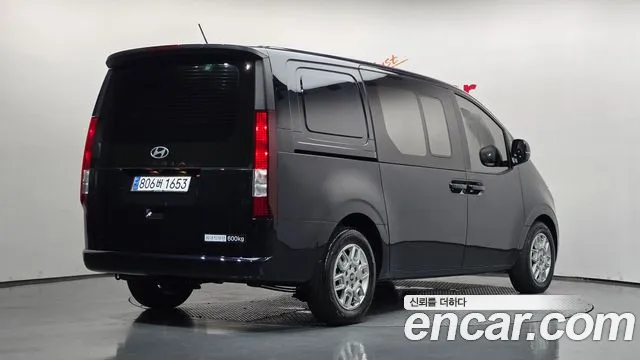 Hyundai Staria Staria Карго 5 мест — Фото автомобиля 2