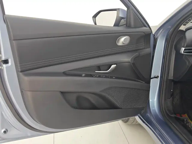 Hyundai Elantra — Фото автомобиля 27