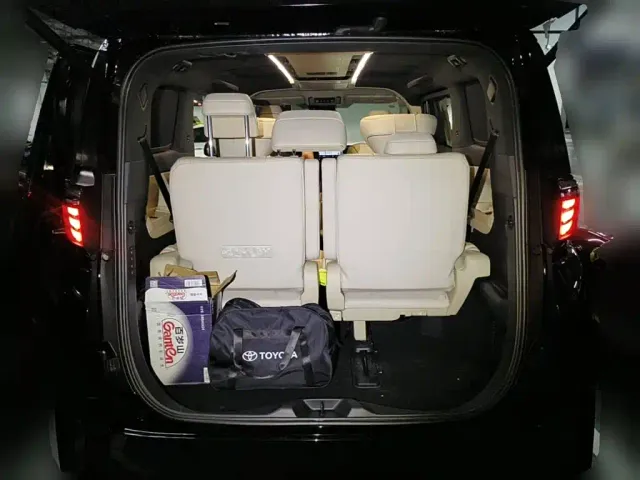 Toyota Alphard — Фото автомобиля 5
