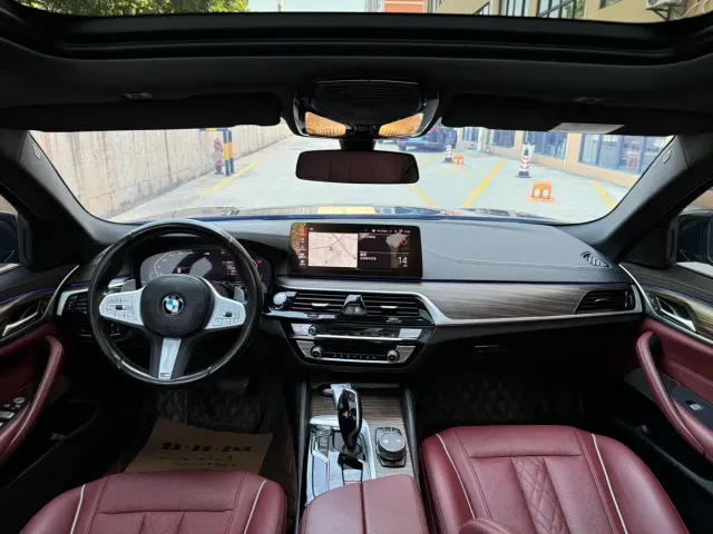 BMW 5 Series — Фото автомобиля 9
