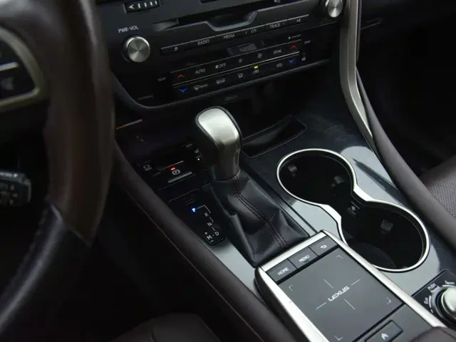 Lexus RX — Фото автомобиля 10