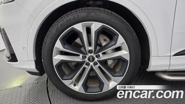 Audi Q7 55 TFSI quattro Premium — Фото автомобиля 5