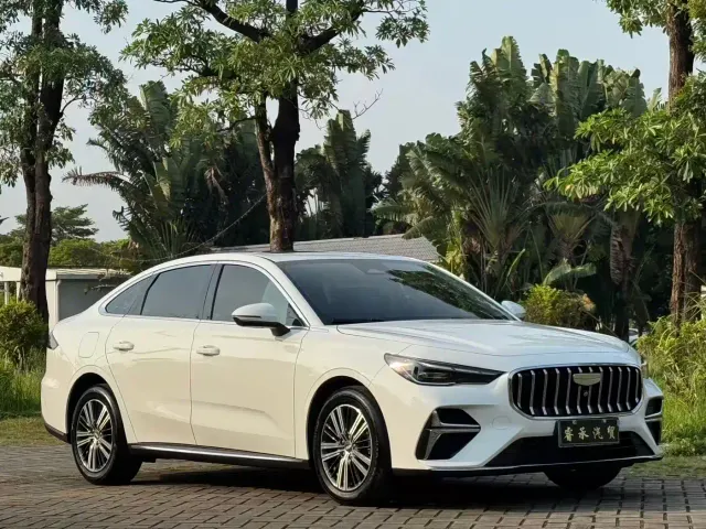 Geely Emgrand — Фото автомобиля 3