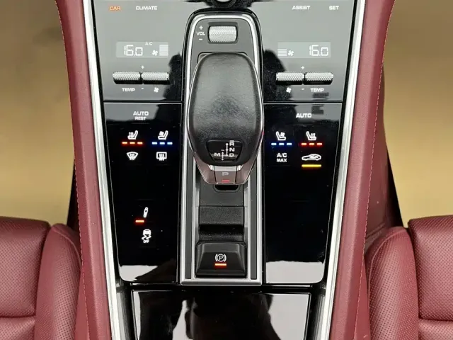 Porsche Panamera — Фото автомобиля 23