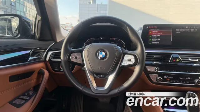 BMW 5-Series — Фото автомобиля 19