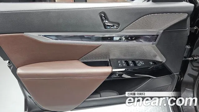 BMW 7 Series G70 — Фото автомобиля 13