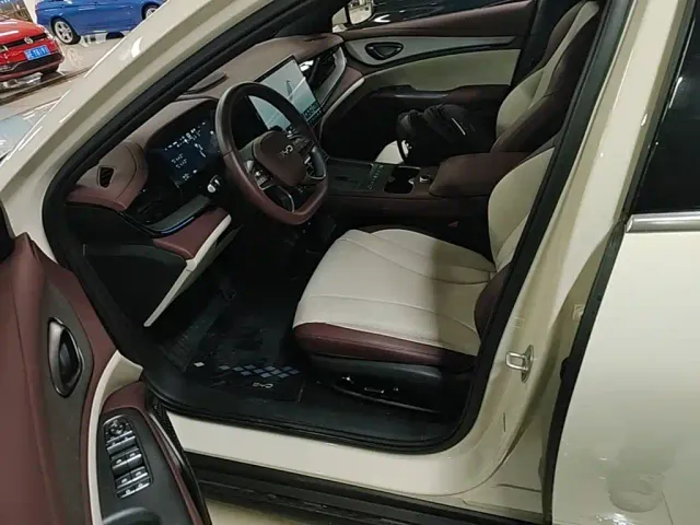 BYD Seal 07 DM-i — Фото автомобиля 14