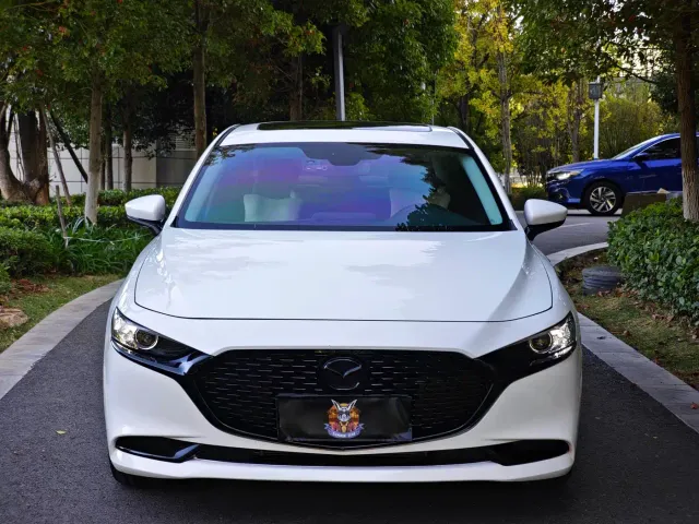 Mazda Axela — Фото автомобиля 2