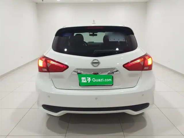 Nissan Tiida — Фото автомобиля 5