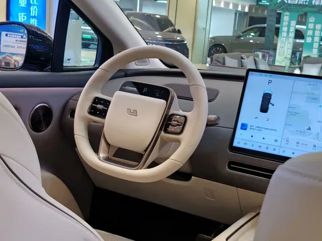 Li Auto i8 — Фото автомобиля 16