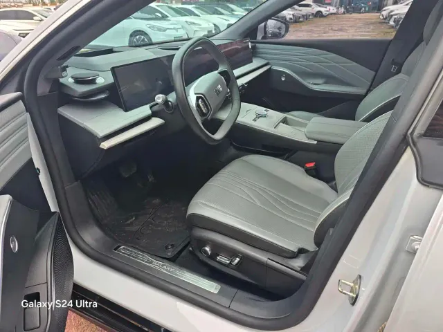 Geely Galaxy E8 — Фото автомобиля 7