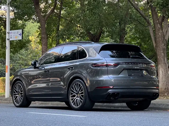 Porsche Cayenne — Фото автомобиля 6