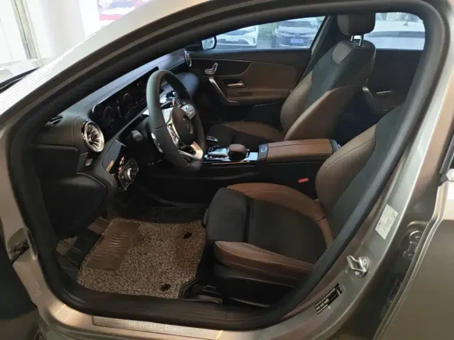 Mercedes-Benz A-Class — Фото автомобиля 14