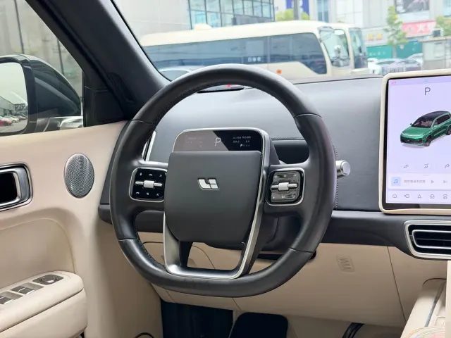 Li Auto L9 — Фото автомобиля 9