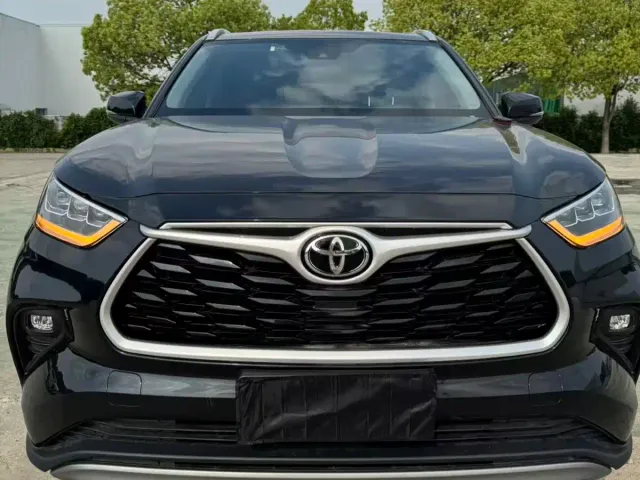 Фотография автомобиля — Toyota Highlander