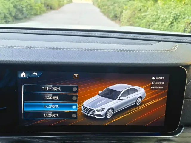 Mercedes-Benz E-Class — Фото автомобиля 23