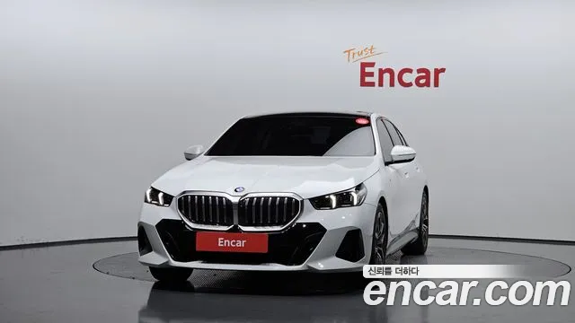 BMW 5-Series — Фото автомобиля 3