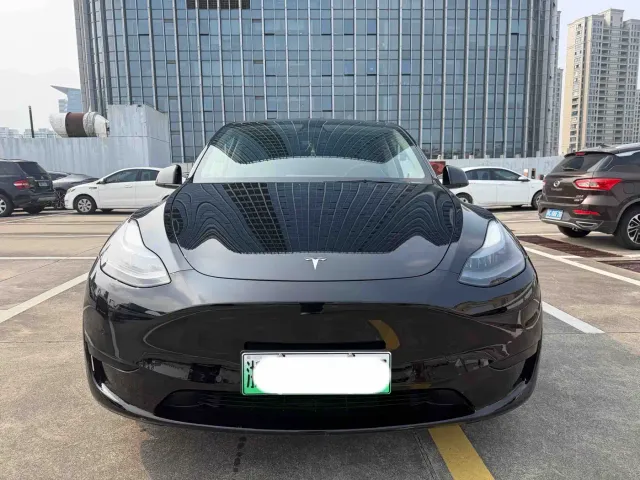 Фотография автомобиля — Tesla Model Y