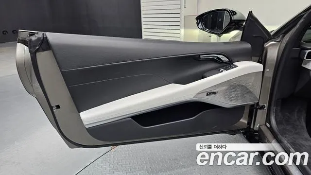 Lotus Emira — Фото автомобиля 23