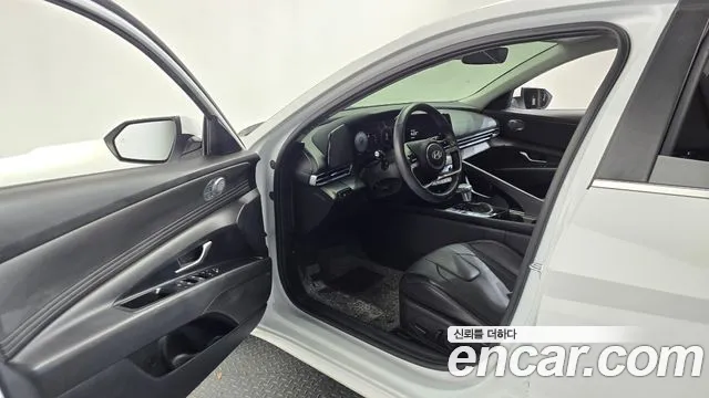 Hyundai Avante CN7 — Фото автомобиля 15