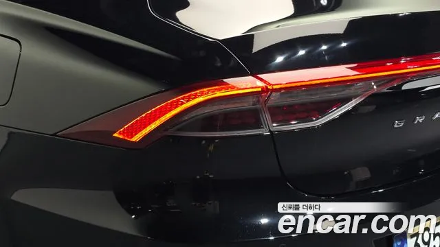 Hyundai Grandeur (New) Hybrid — Фото автомобиля 8
