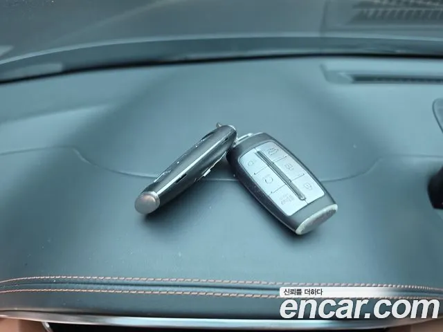 Genesis GV70 — Фото автомобиля 22