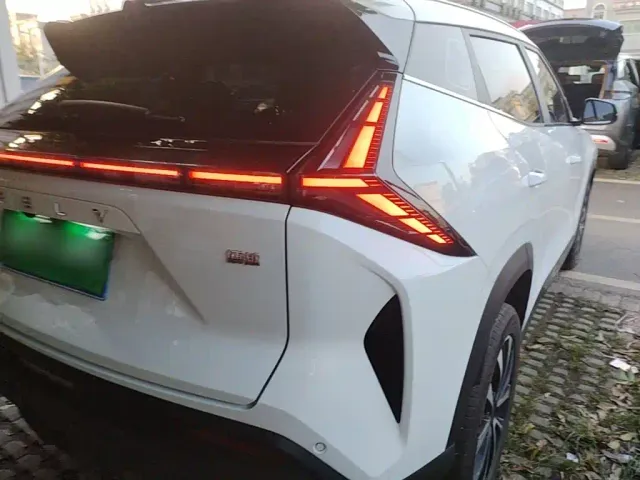 Geely Boyue — Фото автомобиля 7