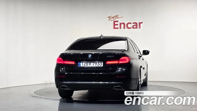 BMW 5 Series G30 — Фото автомобиля 4