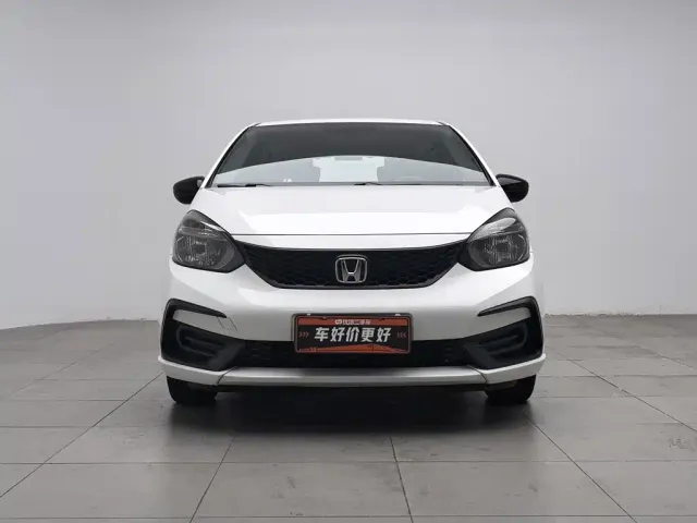 Honda Fit — Фото автомобиля 3
