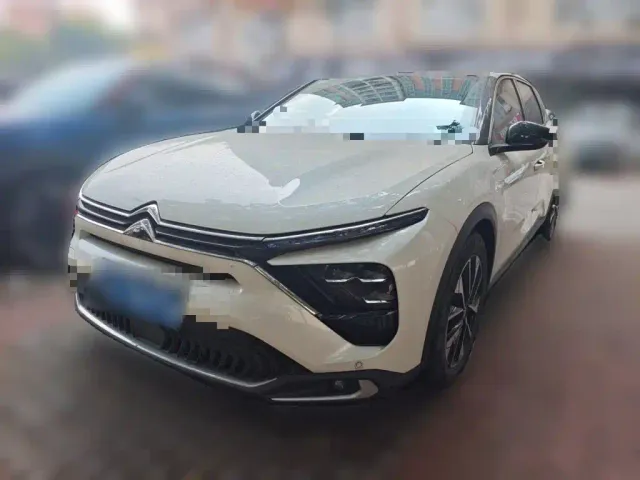 Фотография автомобиля — Citroen C5 X