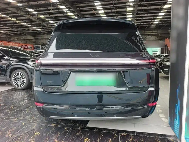 Li Auto L9 — Фото автомобиля 5