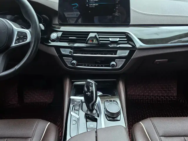 BMW 5 Series — Фото автомобиля 7