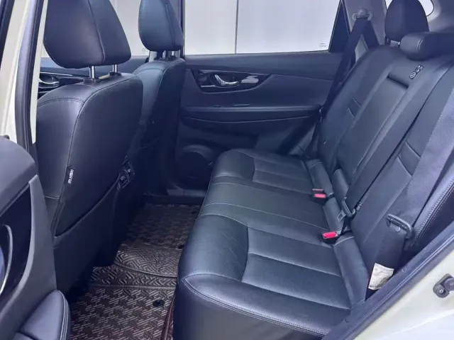 Nissan X-Trail — Фото автомобиля 10