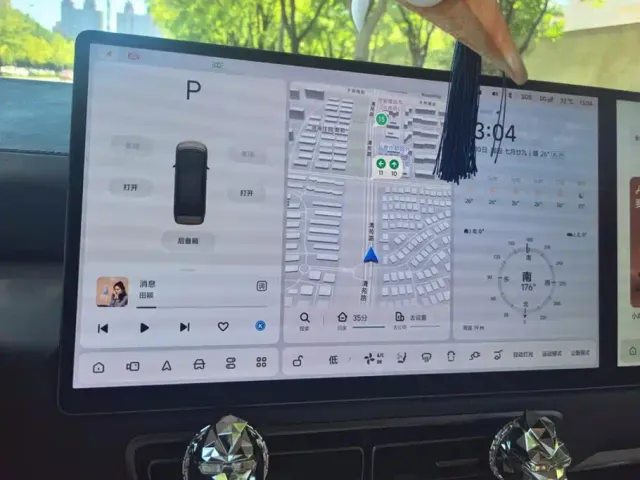 Li Auto MEGA — Фото автомобиля 13