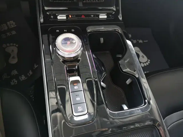 Wuling Starlight — Фото автомобиля 13